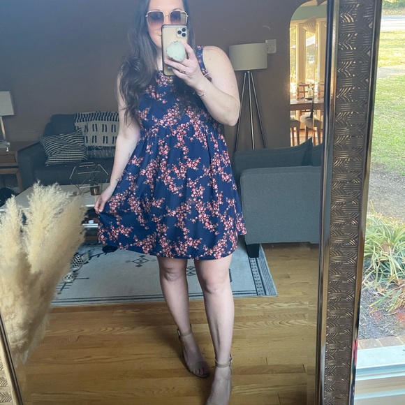 Navy Floral Old Navy dress - Picture 9 of 9